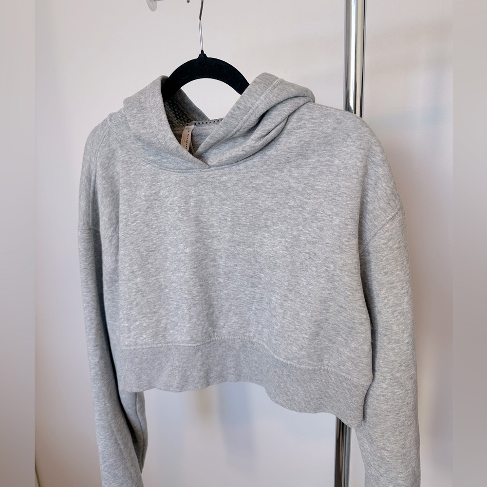 Free People - FP Movement Where I’m At cropped hoodie (size large!)